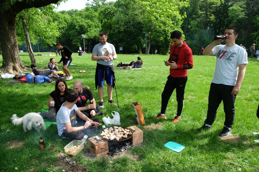 U Košutnjaku jedno je od mesta popularnih za roštiljanje 