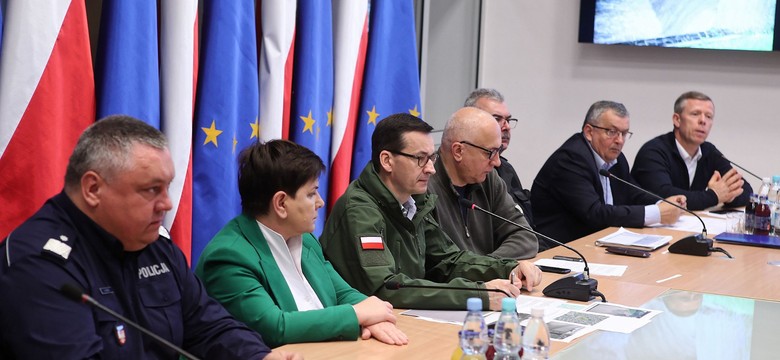 Podtopienia na południu Polski, setki interwencji strażaków. Premier: Módlmy się, żeby ten deszcz przestał padać