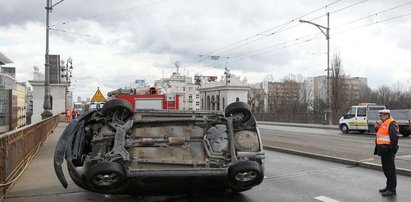 Smart dachował na moście w Warszawie!