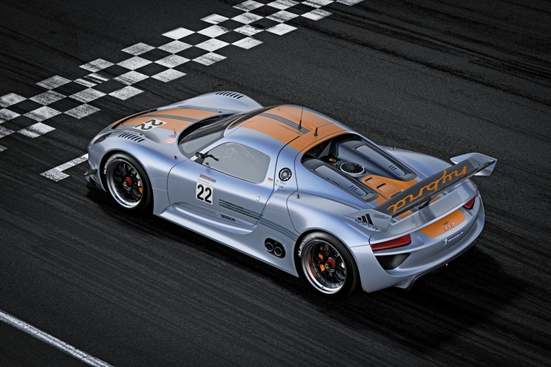 Porsche 918 RSR ma trzy silniki i nieźle się kręci