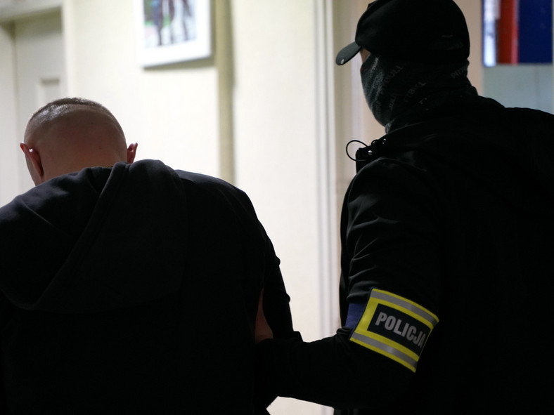Policjanci z Otwocka rozbili gang złodziei i paserów samochodów