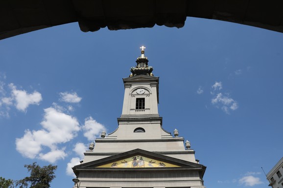 Oskrnavljena crkva Sabora srpskih svetitelja na Karaburmi: Freske prefarbane crvenom bojom