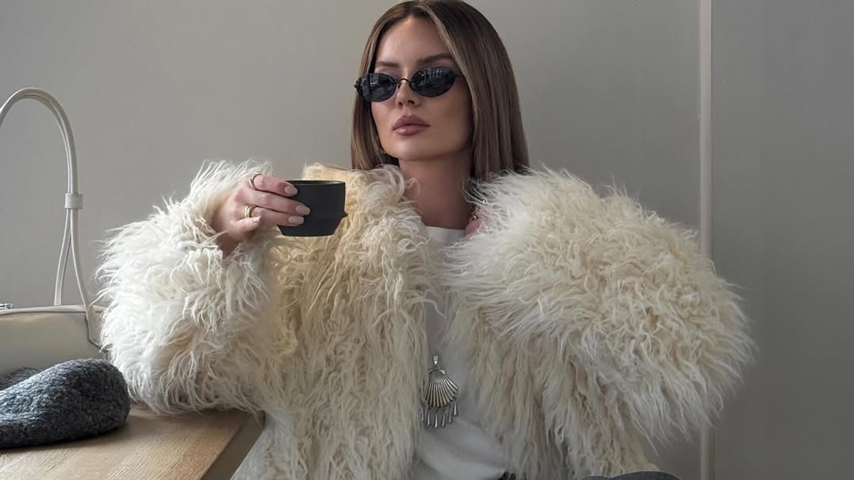 Pufnaste bunde u Pantone boji godine su najveći trend zime 2026. 