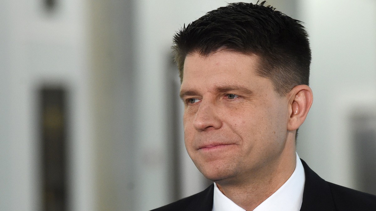 Lider Nowoczesnej Ryszard Petru uważa, że w expose Beata Szydło za mało powiedziała o polityce zagranicznej i kwestiach związanych z obronnością.