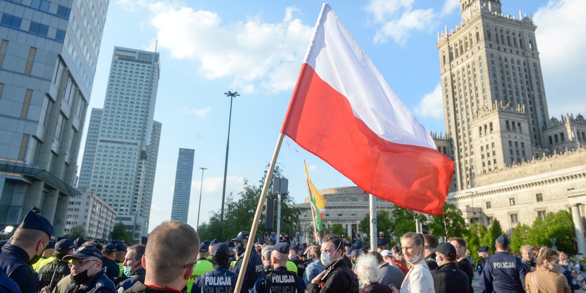 Według Banku Światowego, PKB Polski spadnie w 2020 r. Na zdjęciu protest przedsiębiorców w maju br.