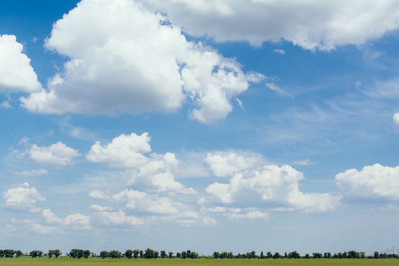 Cirrus uncinus - za jedną lub dwie doby wystąpią opady ciągłe 