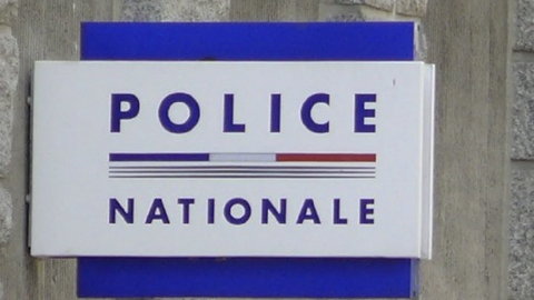 Dziewięć osób zatrzymanych po ataku na komisariat na przedmieściach Paryża - iFrancja