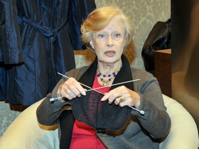 Beata Tyszkiewicz na imprezie marki Molton wcielała się w rolę babci robiącej na drutach.