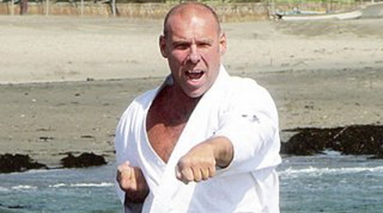 Halász Károly, az ötdanos karatemester