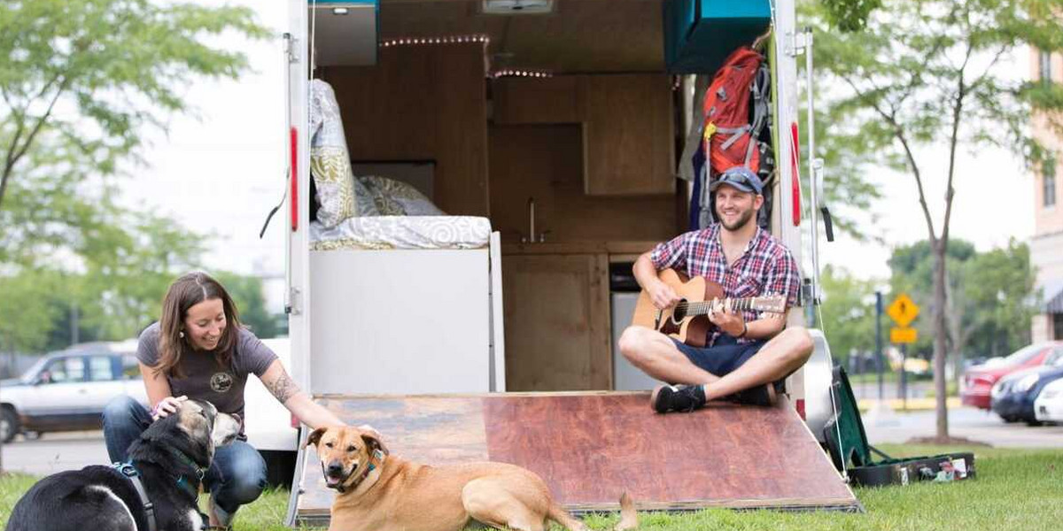 Kelly Tousley and Curtiss O'Rorke Stedman are traveling the US in a 98-square-foot tiny home with their two dogs, Doug and Sawyer.