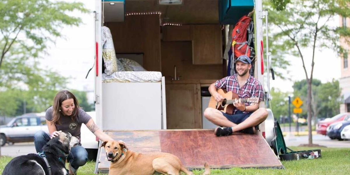 Kelly Tousley and Curtiss O'Rorke Stedman are traveling the US in a 98-square-foot tiny home with their two dogs, Doug and Sawyer.