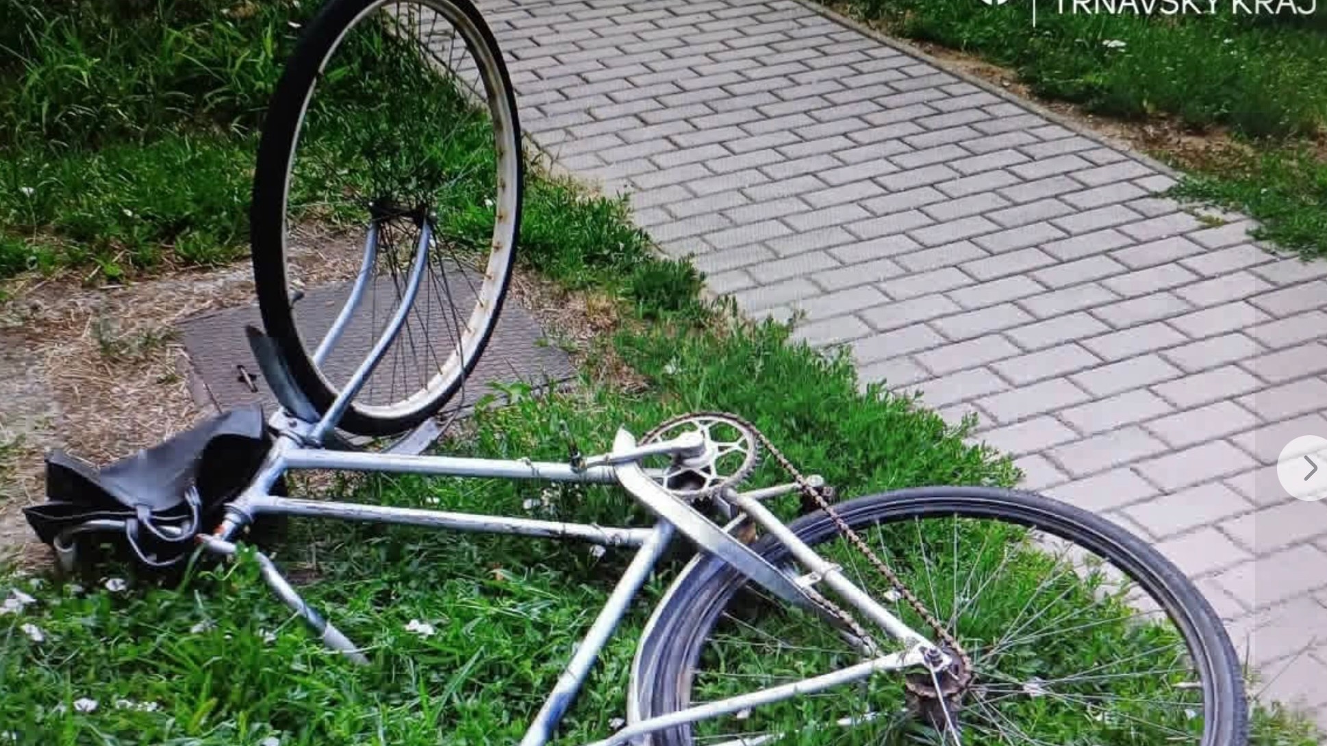 Cyklistka nedala prednosť autu, boj o život v nemocnici prehrala.