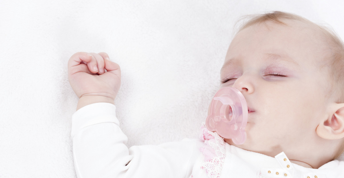  Smoczek dla noworodka - jak wybrać? Czy smoczek dla dziecka jest potrzebny? 
