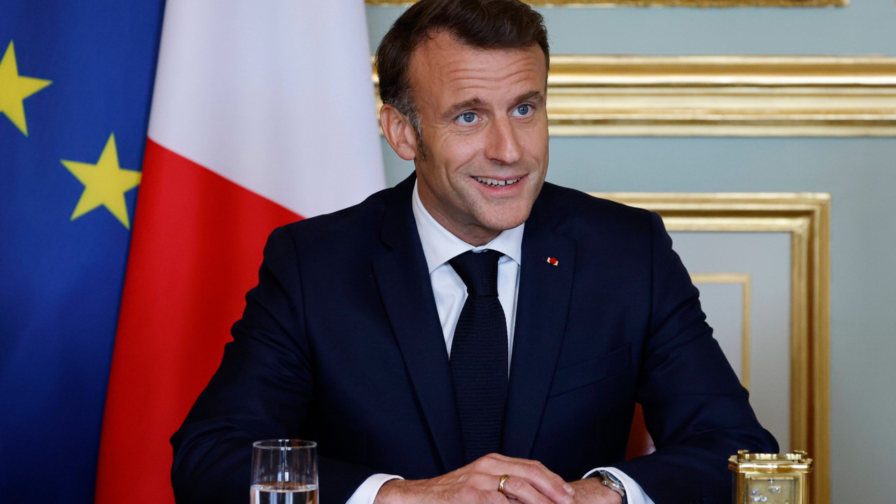 Wcześniejsze wybory we Francji? Pałac Elizejski reaguje na plotki nietypowym tweetem. "FAŁSZ"