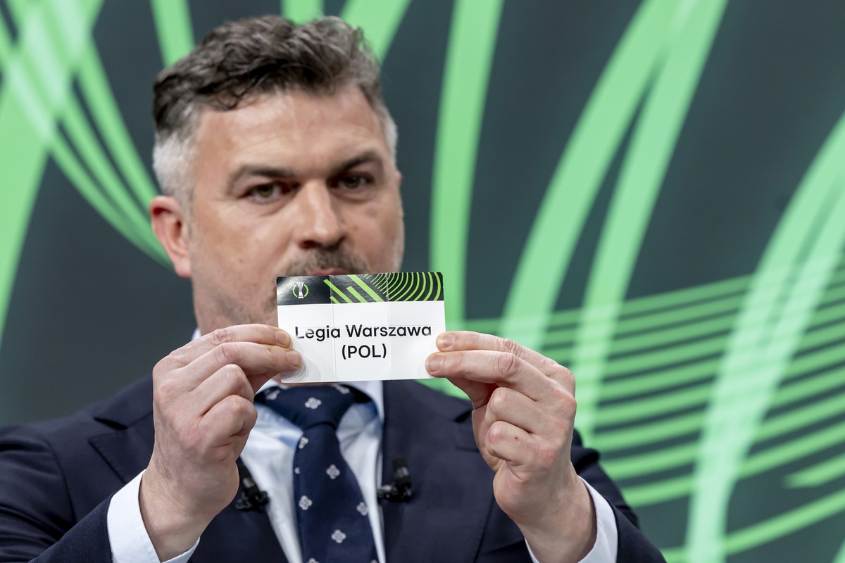 Michał Żewłakow rozlosował pary 1/8 finału Ligi Konferencji