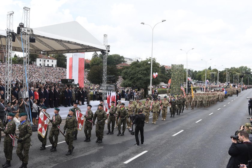 Wielka defilada z okazji Święta Wojska Polskiego w Warszawie