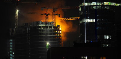 Potężny pożar wieżowca w stolicy. Płomienie widać było z daleka