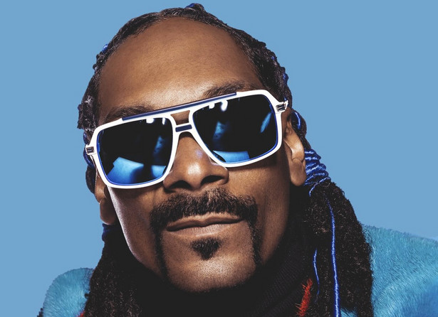 Snoop Dogg rozluźniony retro funkiem