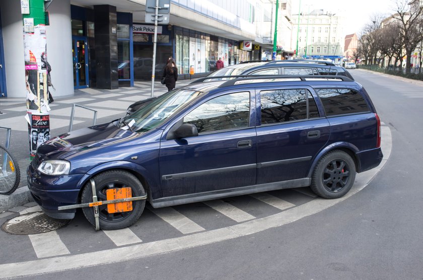 Straż miejska zakłada blokady