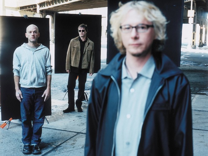 R.E.M. z okresu 'Reveal' (2001)