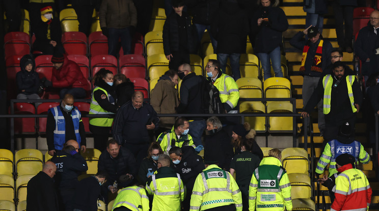 A Watford–Chelsea mérkőzésen rosszul lett az egyik drukker, szívrohamot kapott, újra kellett éleszteni /Fotó: Getty Images