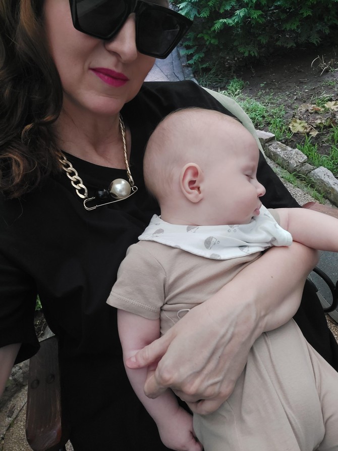 Modna dizajnerka Valentina Obradović sa sinom Feđom foto: privatna arhiva
