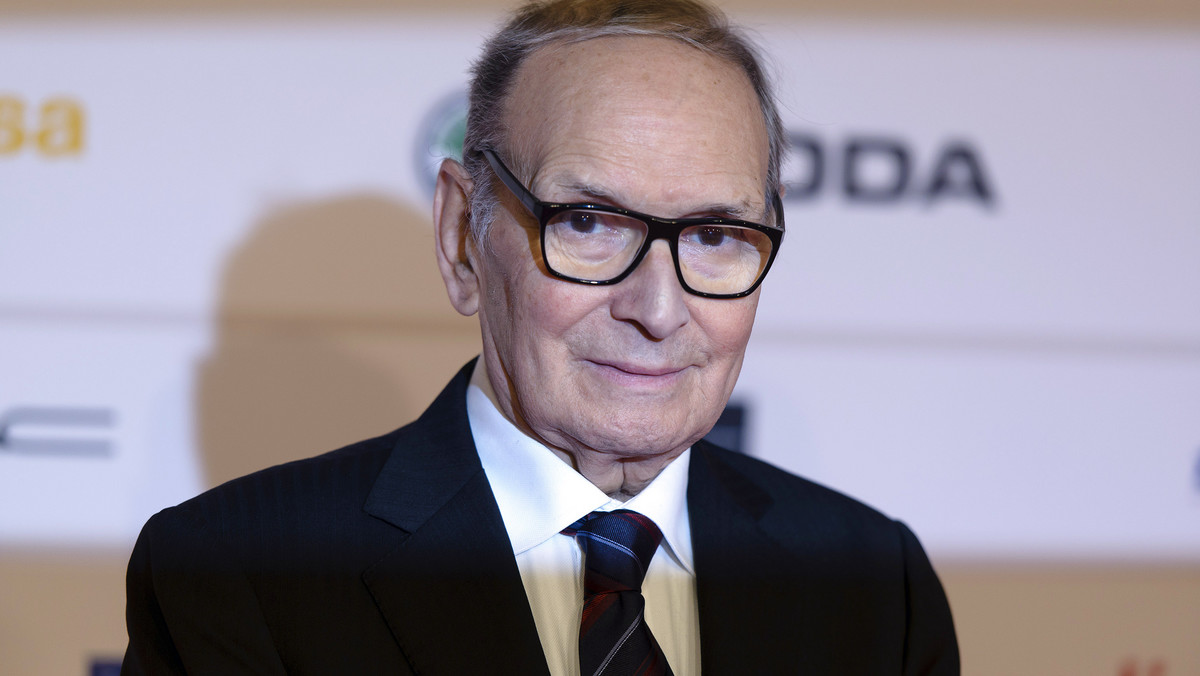 Za niecałe dwa tygodnie, dokładnie w walentynki 14 lutego, w Kraków Arenie wystąpi Ennio Morricone. Będzie to jeden z koncertów na jubileuszowej trasie "50 lat muzyki". Ennio Morricone będzie dyrygował 160-osobową orkiestrą z chórem, a na scenie publiczność zobaczy też wokalistki Susannę Rigaci i Dulce Pontes.