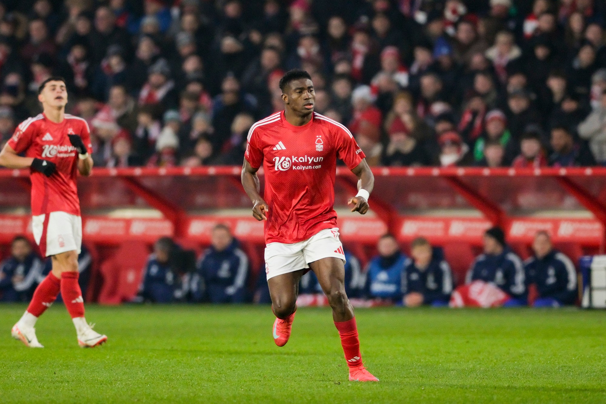 Taiwo Awoniyi patrí k hviezdam anglického klubu Nottingham Forest.