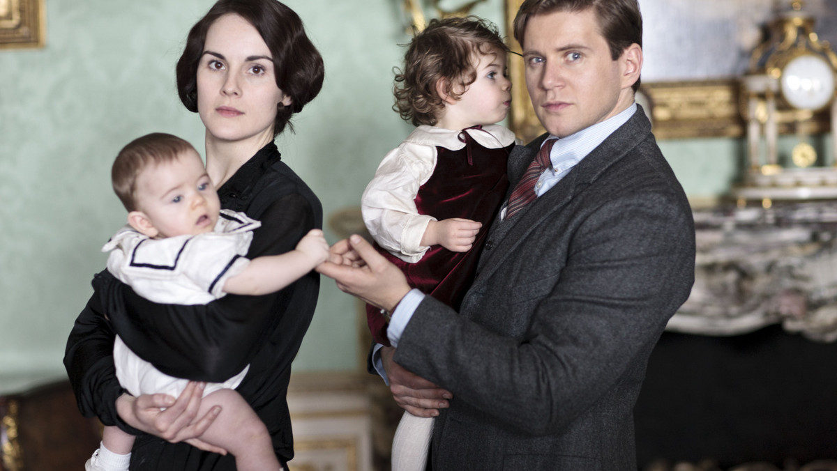 Piąta seria odcinków serialu "Downton Abbey" oficjalnie otrzymała zielone światło.