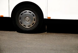 Kontrola autobusów podmiejskich w Warszawie. Wszystkie były niesprawne