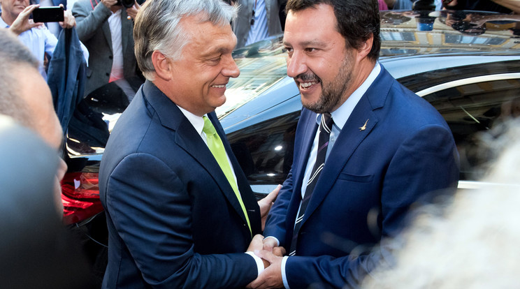 Orbán korábban azt nyilatkozta Salviniről, hogy elnyerte a magyar emberek tiszteletét, és ha indulna, választást nyerhetne Magyarországon is / Fotó: MTI-Koszticsák Szilárd