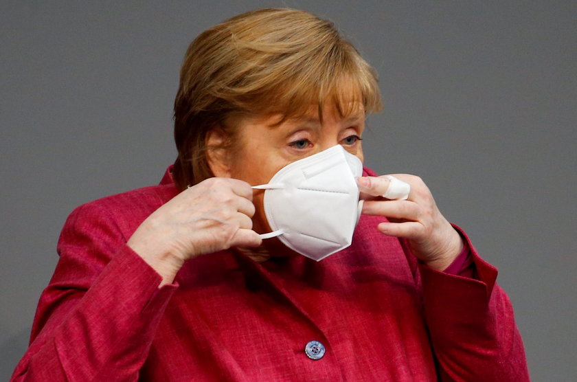 Merkel zaszczepiła się przeciw COVID-19. 