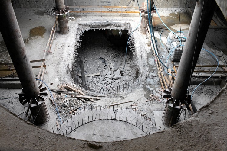 Skrzyżowanie Świętokrzyskiej i Marszałkowskiej w Warszawie