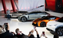Toyota zmieni styl i technologię. Oto sześć nowych modeli na początek