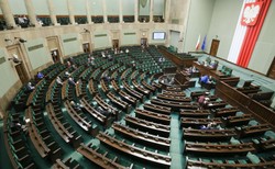 Nowy SONDAŻ, w którym PiS wygrywa i przegrywa jednocześnie