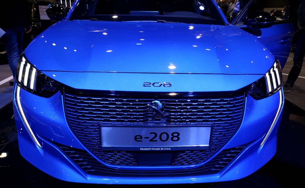 Peugeot e-208