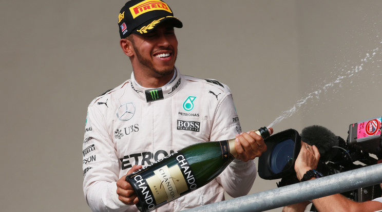 Hamilton megajándékozta barátját / Fotó: AFP