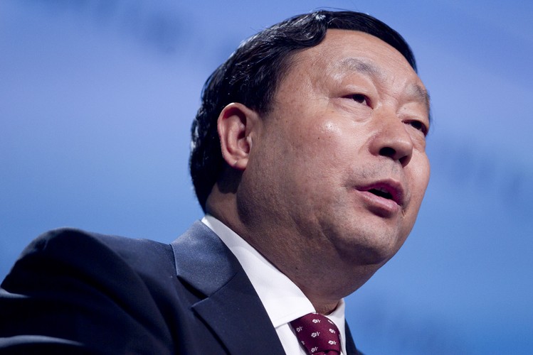 <b>Miejsce 7. State Grid</b>
<br>
<br>Kraj: Chiny
<br>CEO: Liu Zhenya 
<br>Pracownicy: 849 594  
<br>Przychody: 298,449 mld dolarów
<br>Zyski: 12,318 mld dolarów