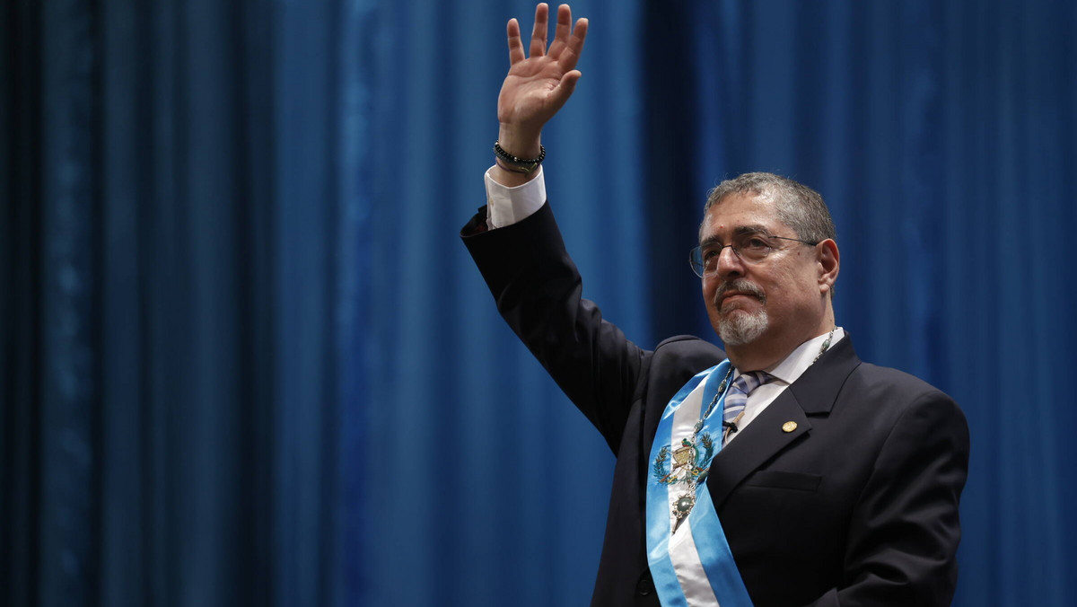 Nowy prezydent Gwatemali zaprzysiężony. W tle paraliż pracy Kongresu