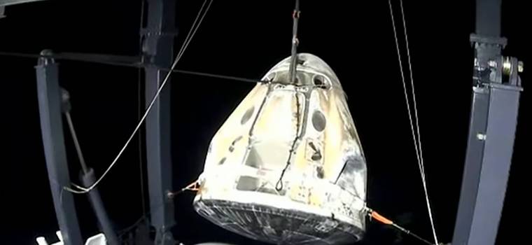 Crew-1 - NASA i SpaceX sprowadzili astronautów z ISS. Pierwsze wodowanie w nocy od lat