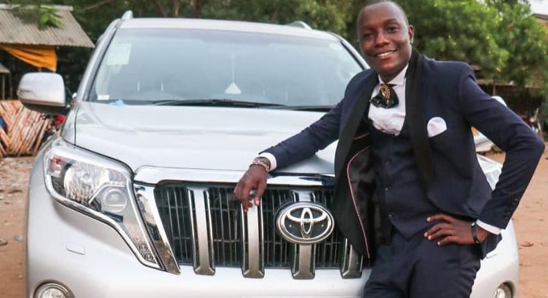 Radio Maisha’s Mbaruk Mwalimu acquires brand new Car (Photos)