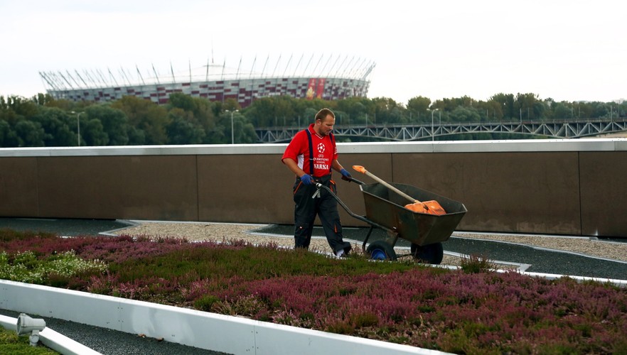 Ogród na dachu Centrum Nauki Kopernik. <br><br> fot. (mr) PAP/Tomasz Gzell