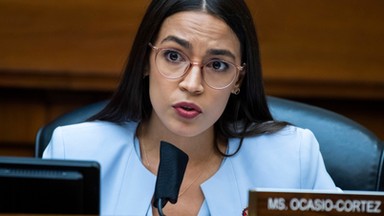 Alexandria Ocasio-Cortez gratuluje Joemu Bidenowi, ale pokazuje, że Demokraci nie są całkowicie zjednoczeni