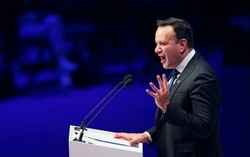 Niespodziewane, emocjonalne wystąpienie premiera Irlandii. Rezygnuje "w trybie natychmiastowym"