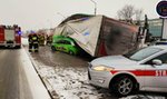 Potężne burze śnieżne w Warszawie. Nawałnica przewróciła ciężarówki