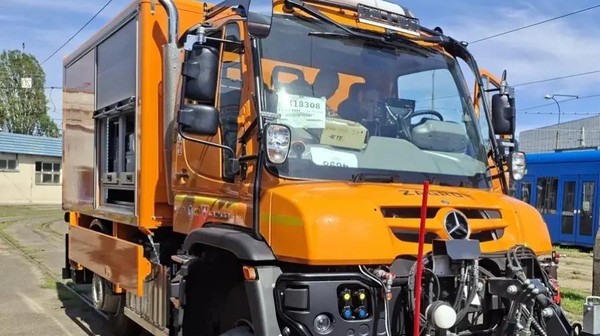 Specjalistyczny pojazd techniczny Unimog U423