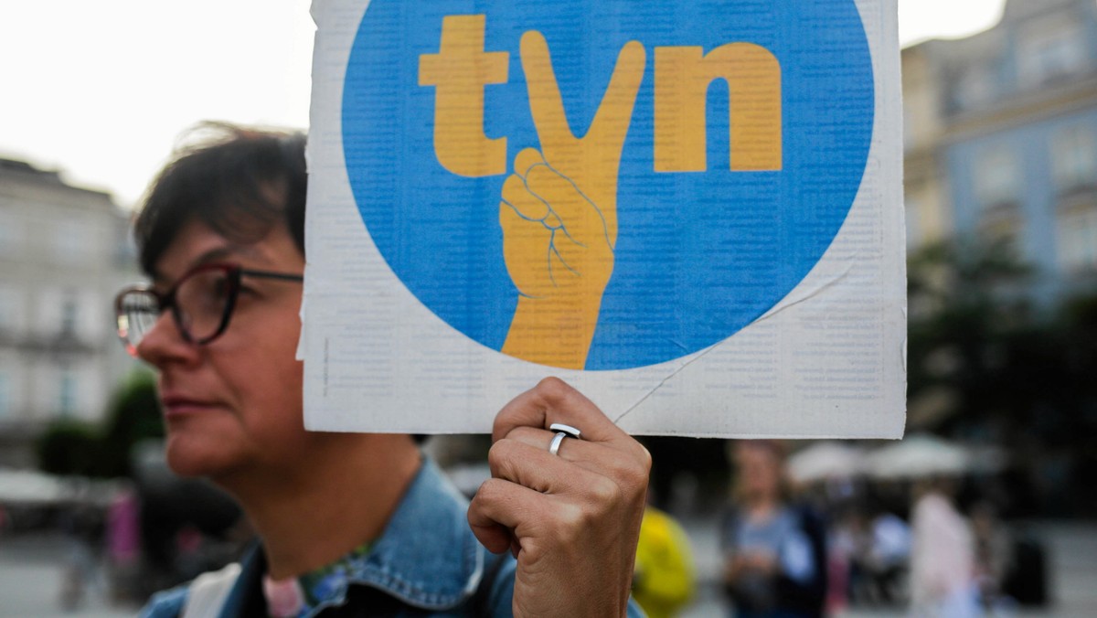 14.09.2021 Kraków, Rynek Główny. „Wolni ludzie - wolne media – protest przeciw „Lex TVN i w obronie wolnych mediów. Fot. Adrianna Bochenek / Agencja Wyborcza.pl