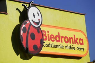 Komornik nie wszedł do Biedronki - kierownictwo sieci negocjuje z Anglikami