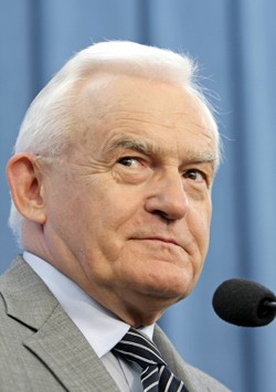 Miller cieszy się z wyników referendum: Rozum wygrał z emocjami