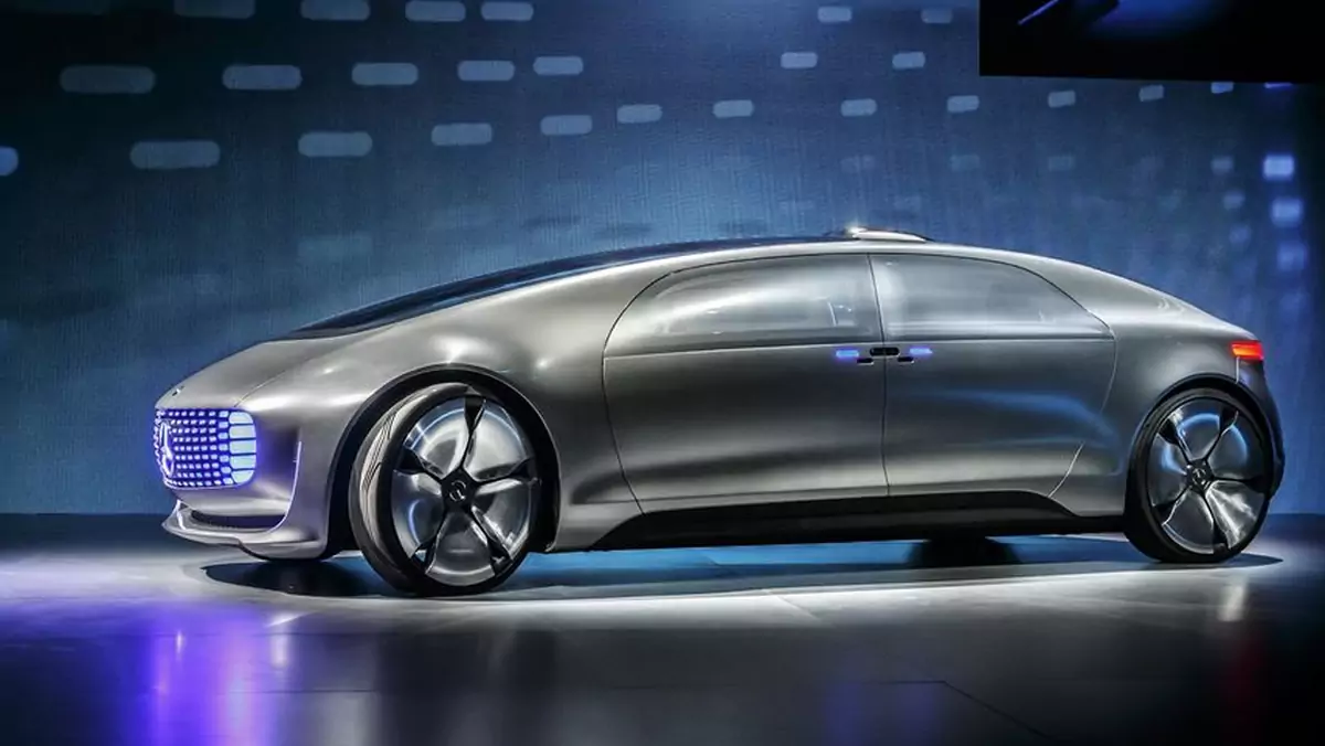 Mercedes F015 - sylwetka XXI wieku